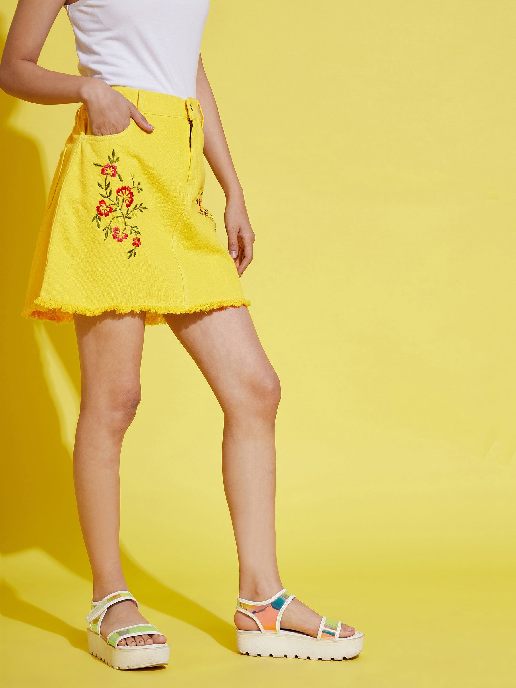 Girls Yellow Embroidery Raw Hem Denim Mini Skirt