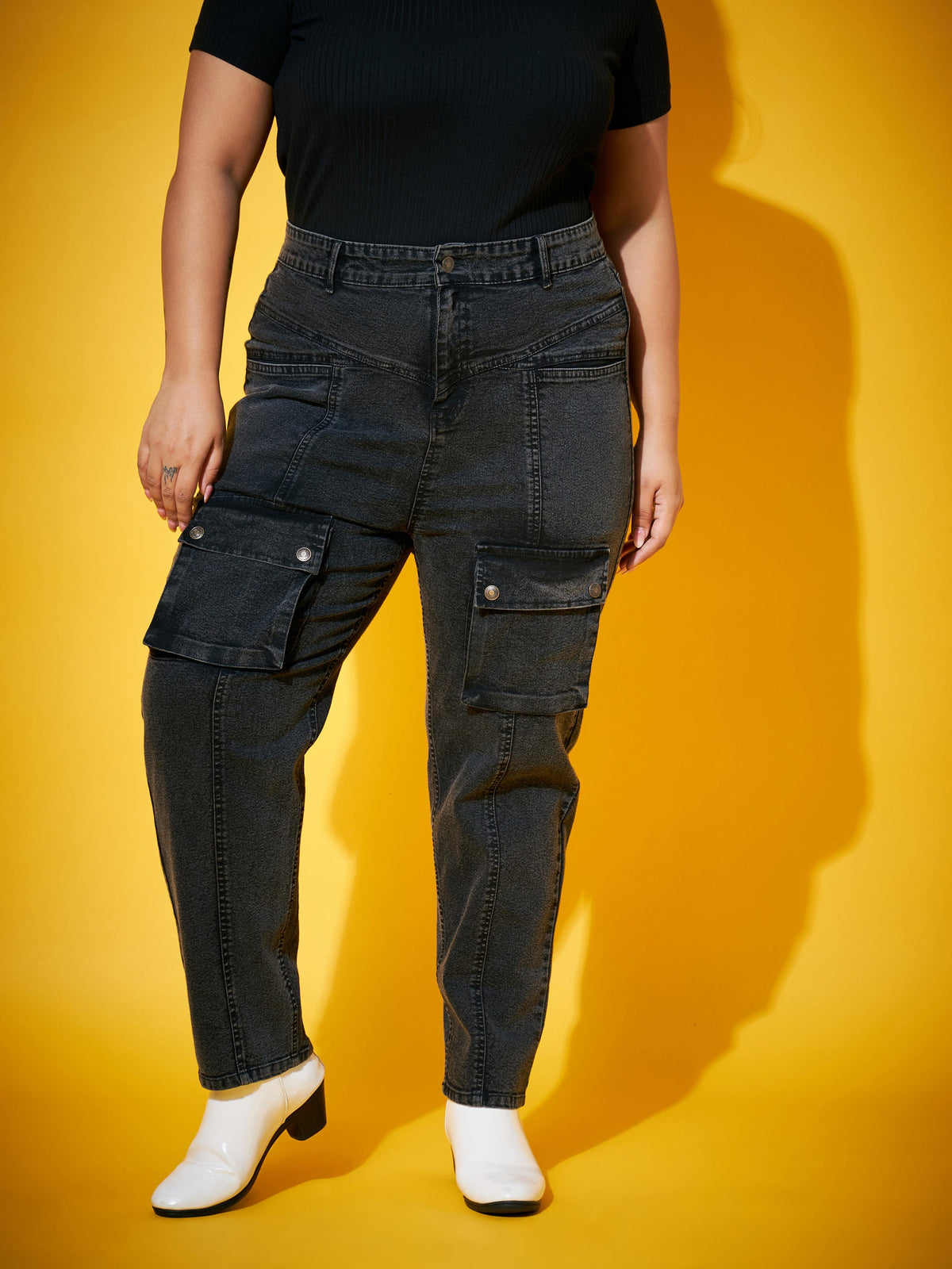 Black Acid Wash Front Patch Pocket Jeans-SASSAFRAS Curve