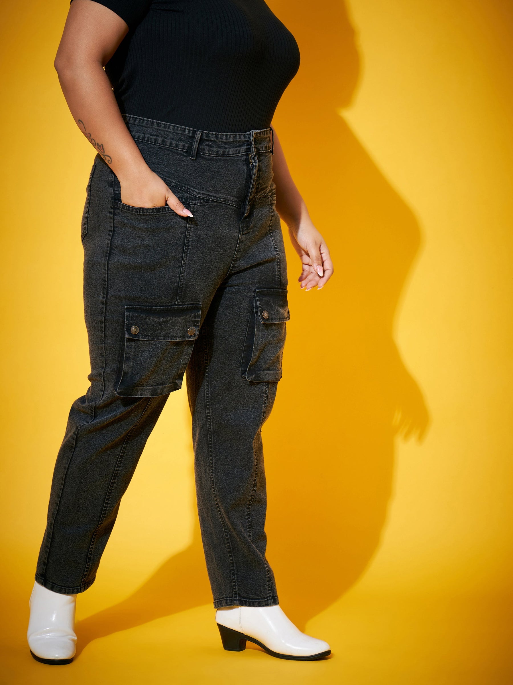 Black Acid Wash Front Patch Pocket Jeans-SASSAFRAS Curve