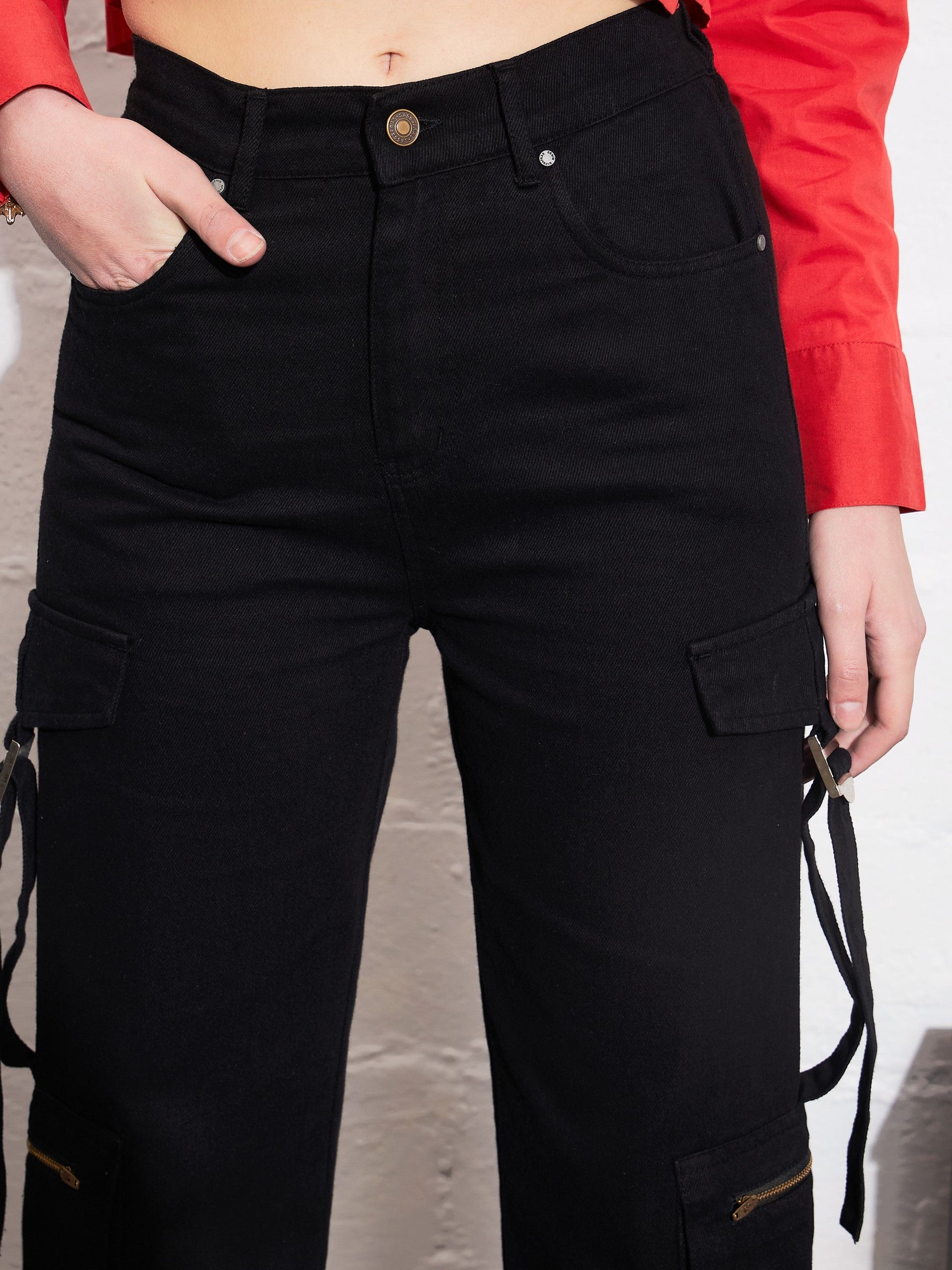 Black Zipper Pocket Cargo Straight Jeans -SASSAFRAS