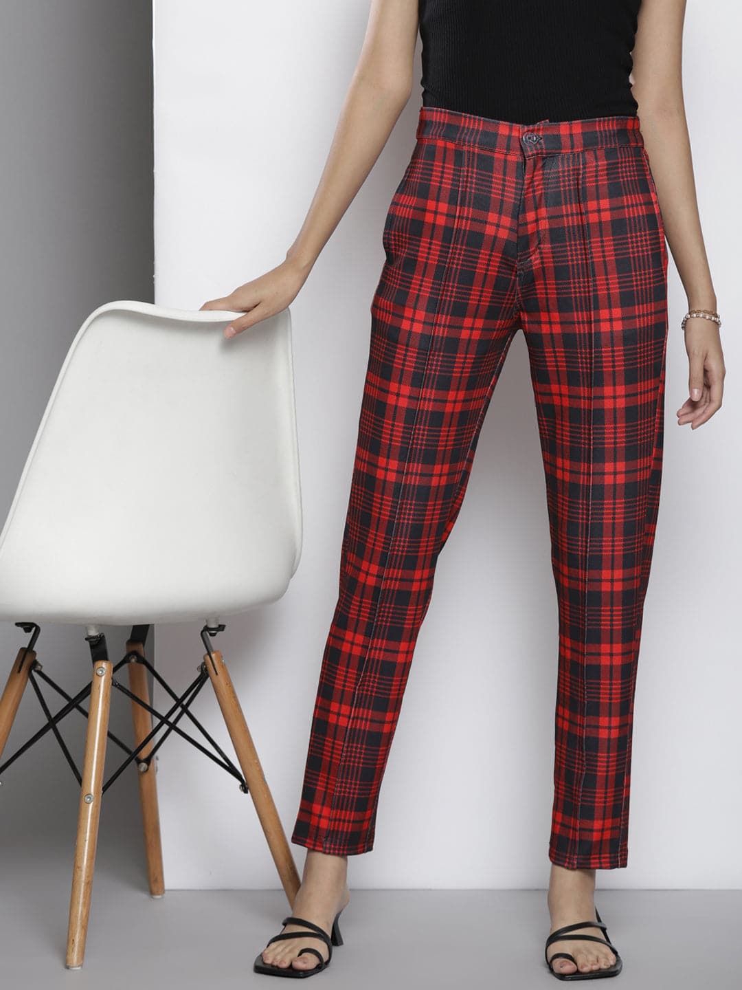 Red Check Knit Tapered Pants -SASSAFRAS