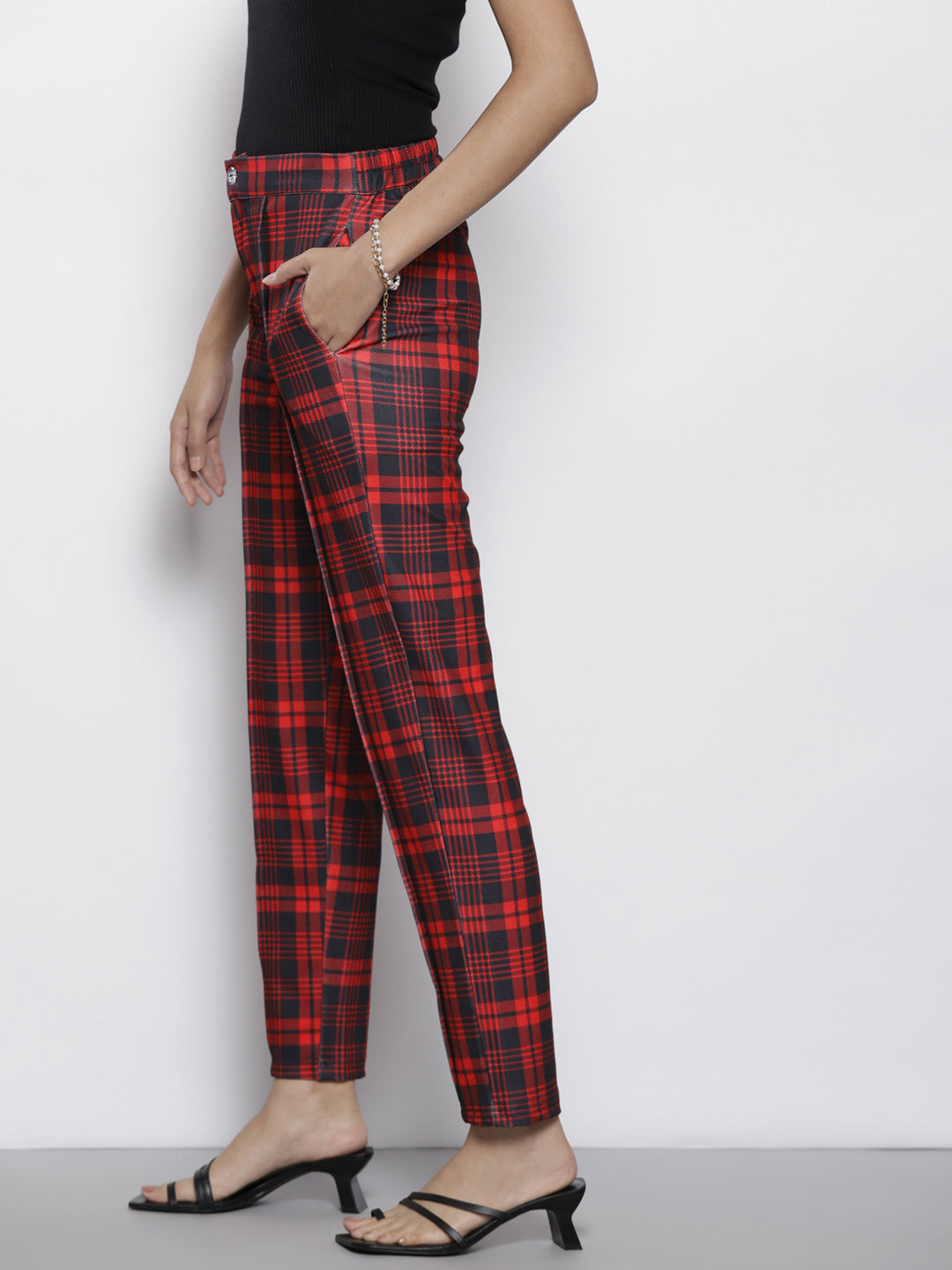 Women Red Check Knit Tapered Pants