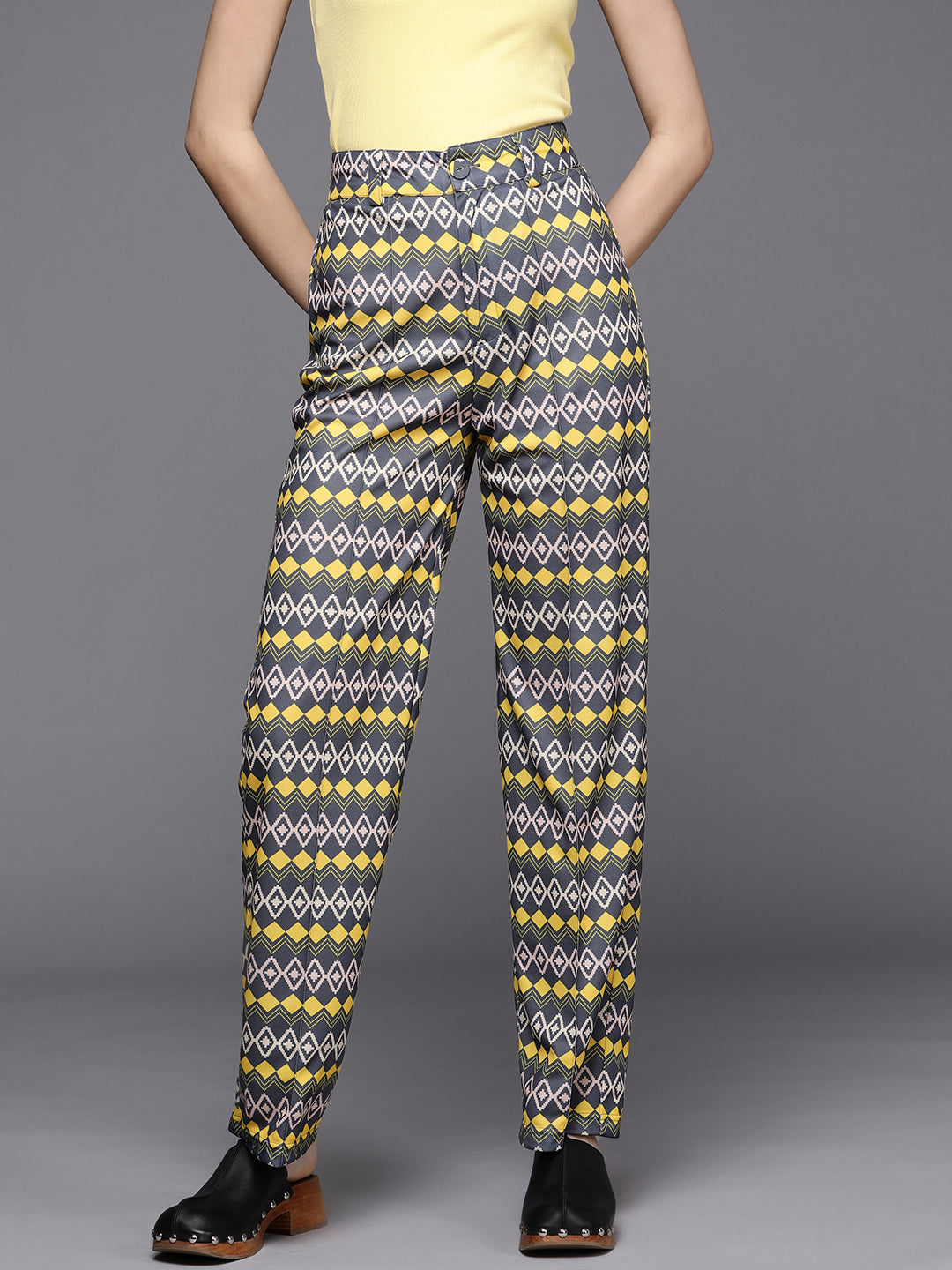 Women Yellow Geometric Print Straight Pants
