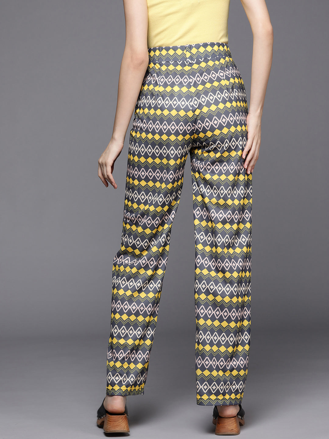 Women Yellow Geometric Print Straight Pants