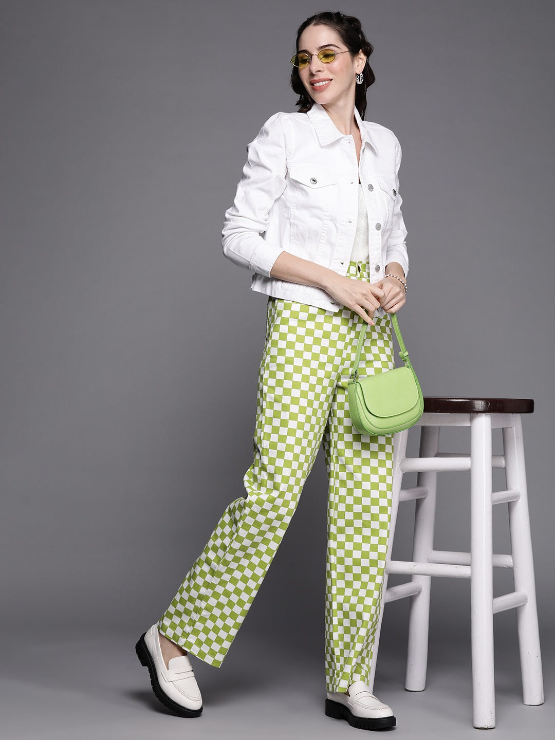 Women Green Chequerboard Print Twill Straight Pants