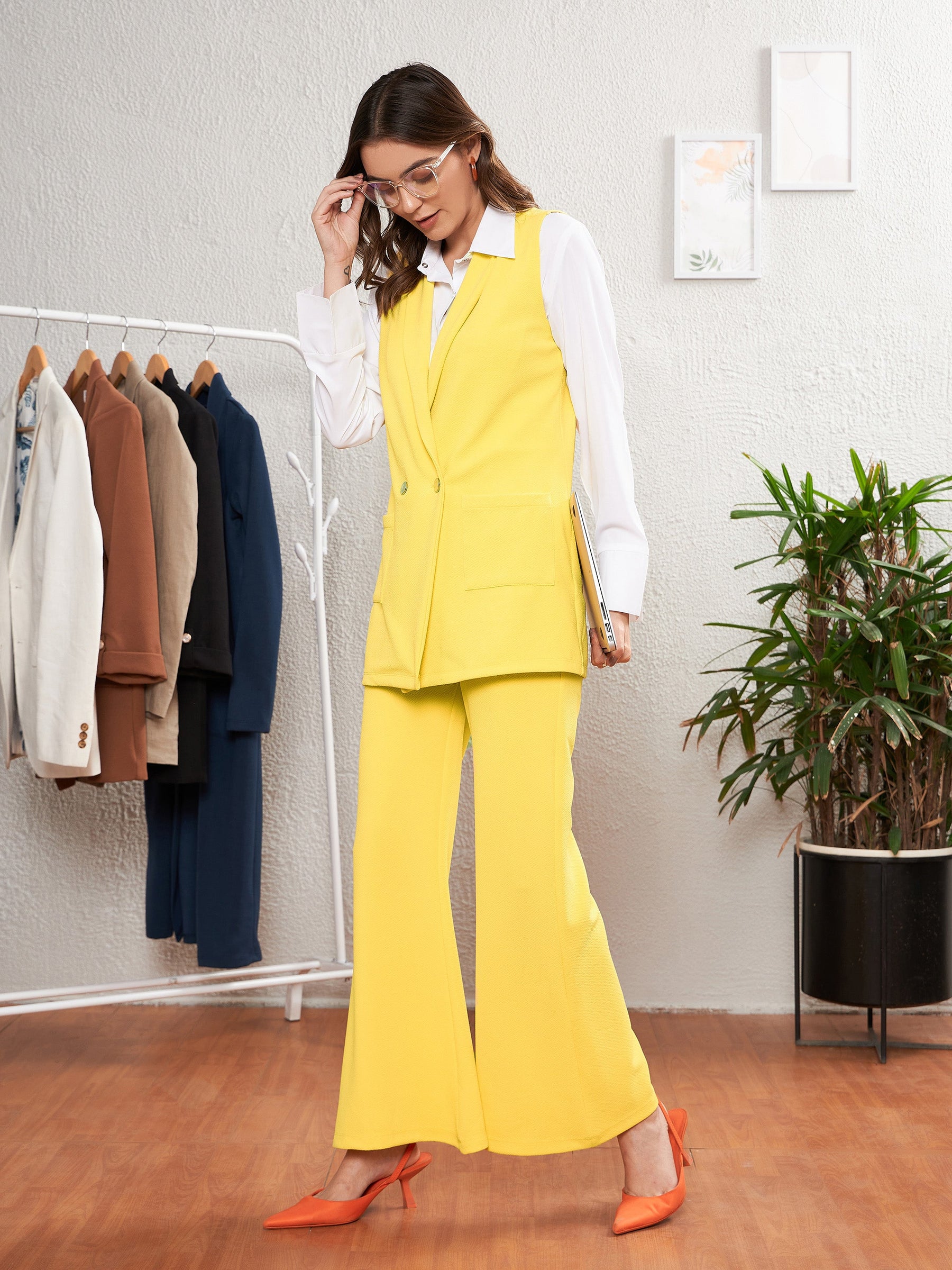 Yellow Sleeveless Blazer With Bell Bottom Pants-SASSAFRAS worklyf