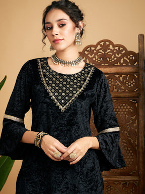 Black Velvet Zari Embroidered Kurta-Shae by SASSAFRAS