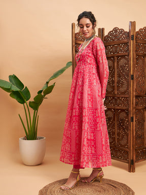Pink Floral Anarkali Kurta-Shae by SASSAFRAS